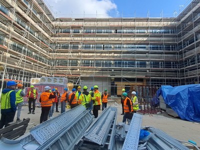 Univerzita Karlova buduje špičkové výukové a výzkumné centrum za 5 miliard v Hradci Králové