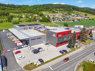 Prostor spolupráce na pláštích budov pro stavaře i strojaře